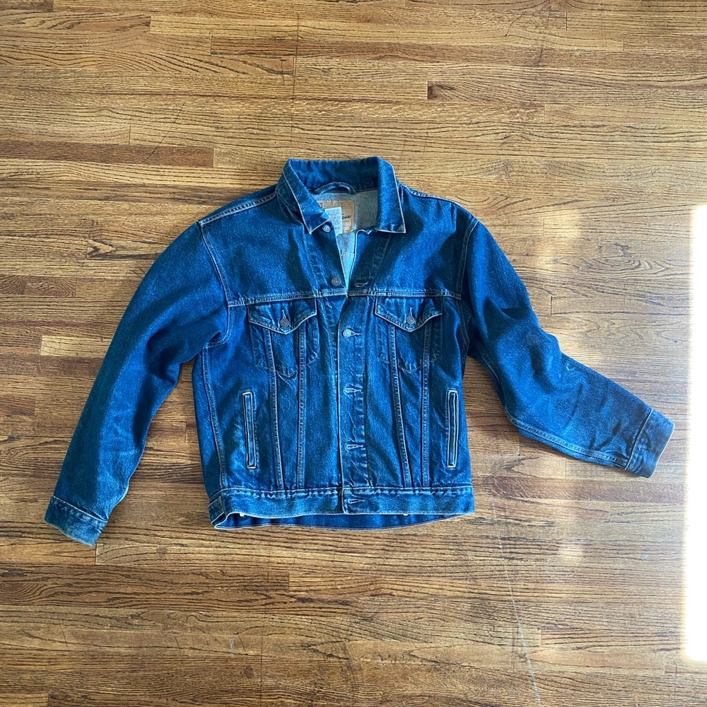 Vintage Levi’s jean jacket size Medium
